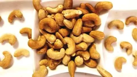 Roasted Cashews 11 e1510595270873 1.webp