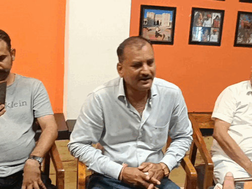 whatsappvideo2025 08 03at1156572d418a84 ezgifcom r 1754202781.gif