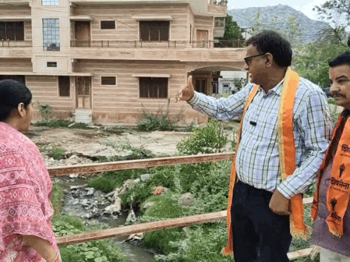 whatsappvideo2025 08 05at1648013a6016f9 ezgifcom r 1754407039.gif