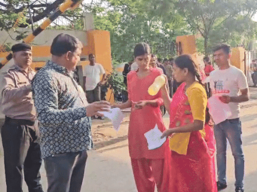 whatsappvideo2025 08 17at83052am ezgifcom resize 1 1755401302.gif