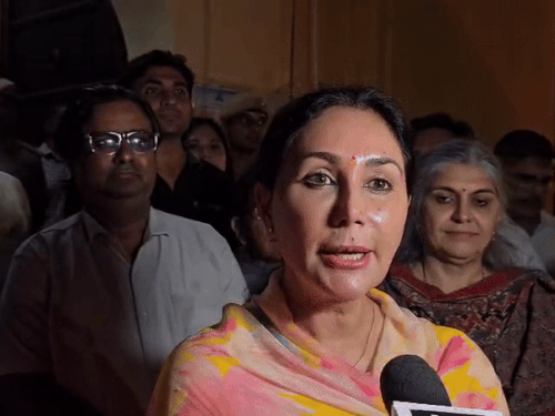 whatsappvideo2025 08 23at92407pm ezgifcom resize 1755967459.gif