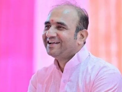 0pfbz6jh400x400 1758544732.jpg