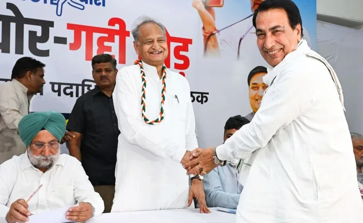 gehlot with gr khatana 1757763499.jpeg
