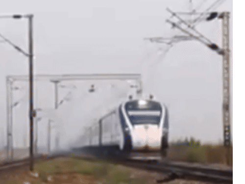 vandebharattrain ezgifcom crop 1758638952.gif