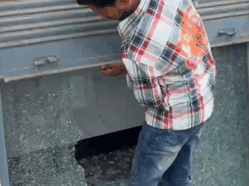 whatsappvideo2025 09 06at094735700cf4ef ezgifcom r 1757138066.gif