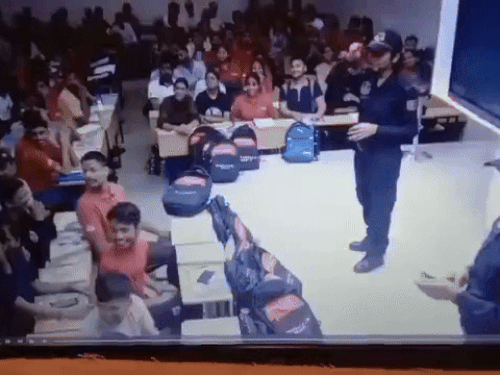 whatsappvideo2025 09 25at14619pm ezgifcom resize 1758791515.gif