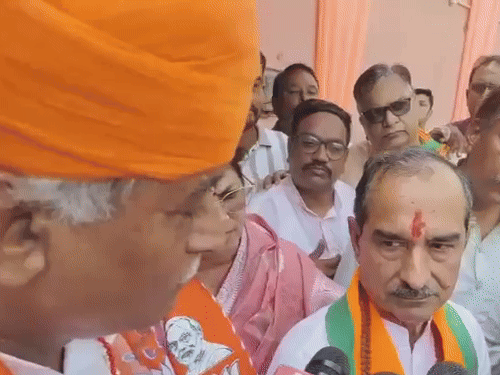 madanrathore ezgifcom crop 1759314190.gif