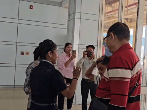 whatsappvideo2025 10 01at1434231 ezgifcom resize 1759316895.gif